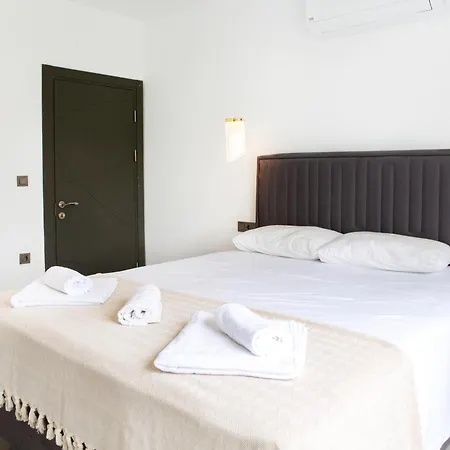 Bd4108 Two Bedroomed Withpool Inbodrumyalikavak Vilă